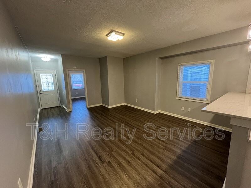 2830 Central Ave - Photo 4 of 15