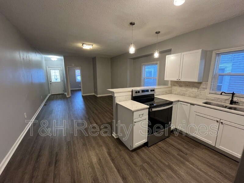 2830 Central Ave - Photo 6 of 15