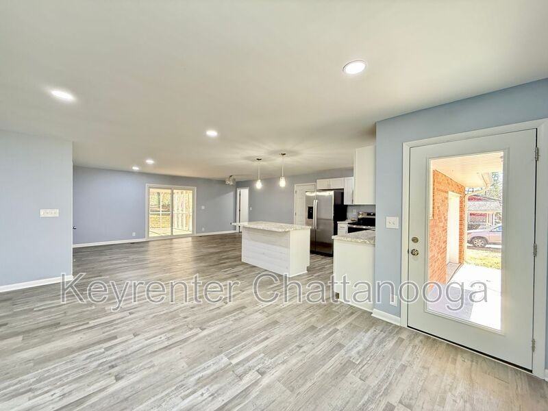 33 Brumby Rd - Photo 2 of 20