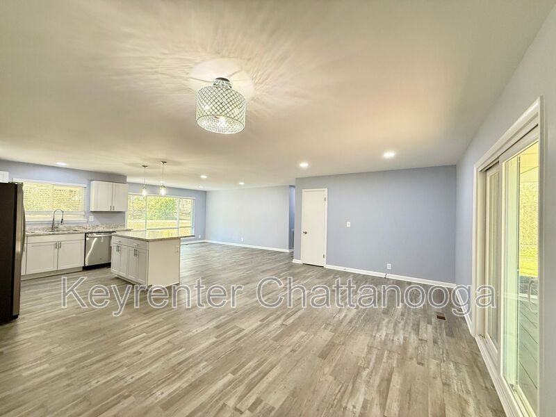 33 Brumby Rd - Photo 7 of 20