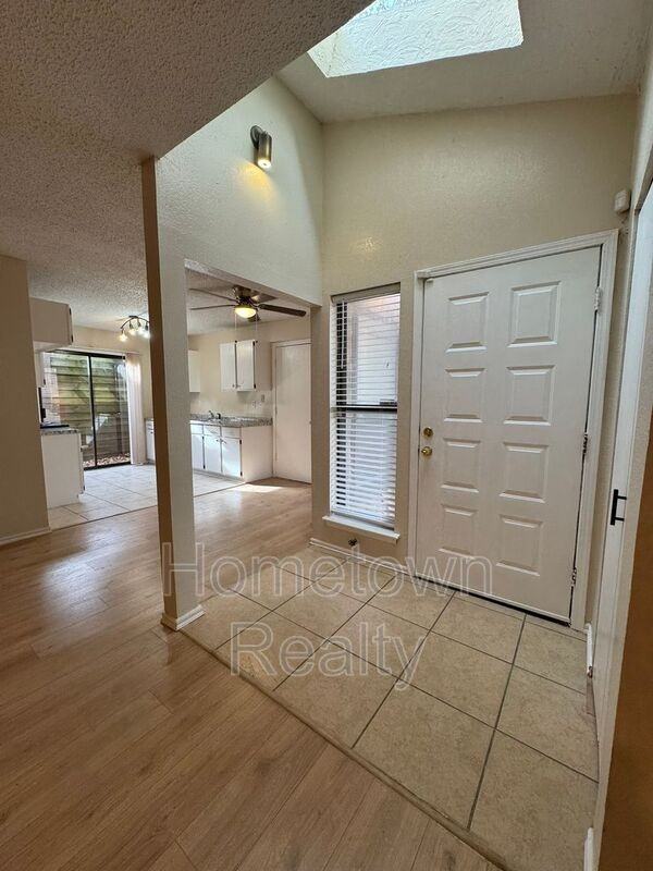 922 Nw 116th Ct - Photo 3 of 18