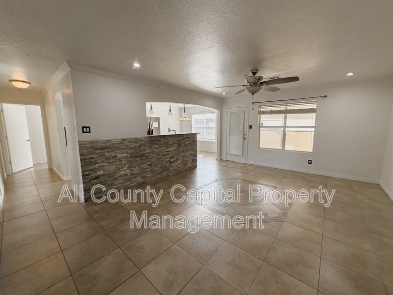 3806 Fieldcrest Dr - Photo 7 of 50