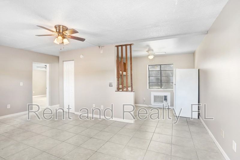 2142 Bradford St #1UNIT303 - Photo 3 of 9