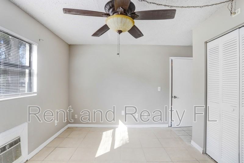 2142 Bradford St #1UNIT303 - Photo 4 of 9