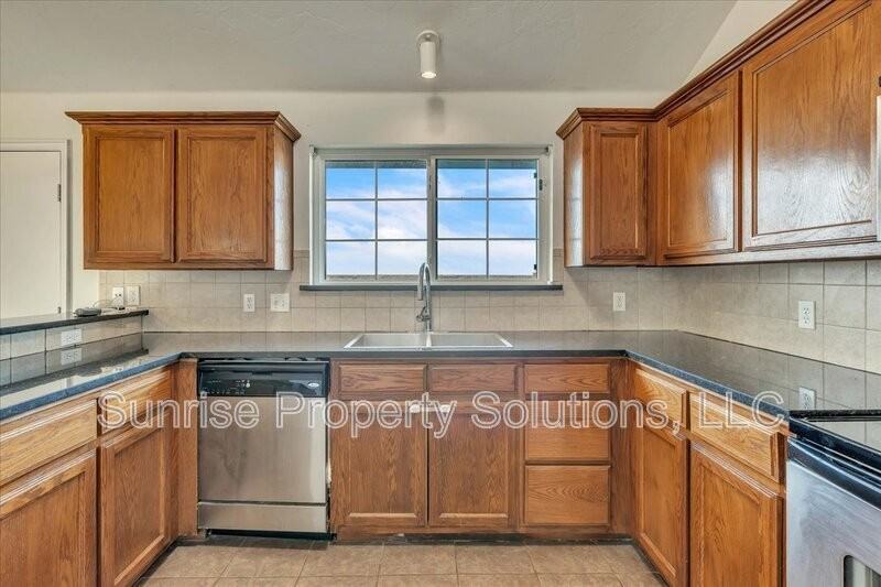 217 Dollina Ct - Photo 6 of 26