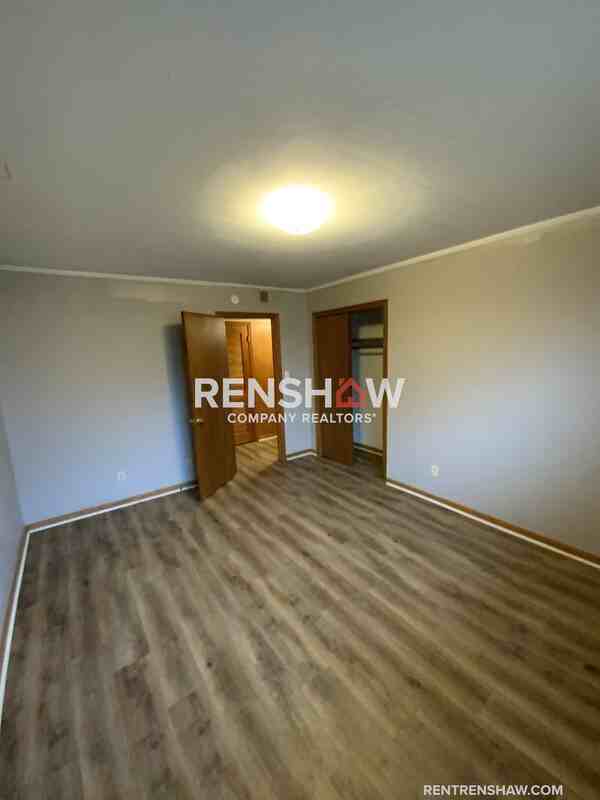 110 E 7th St #1 - Photo 3 of 16