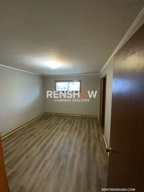 110 E 7th St #1 - Photo 4 of 16