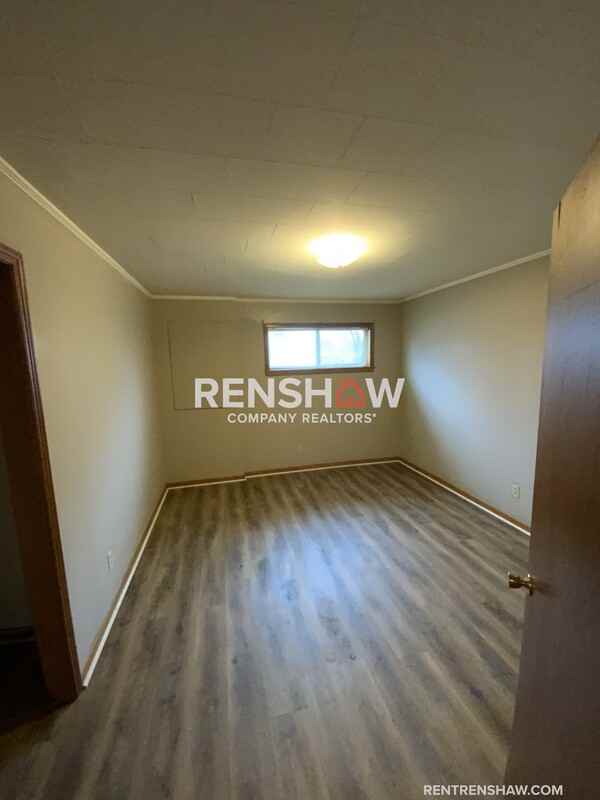 110 E 7th St #1 - Photo 7 of 16