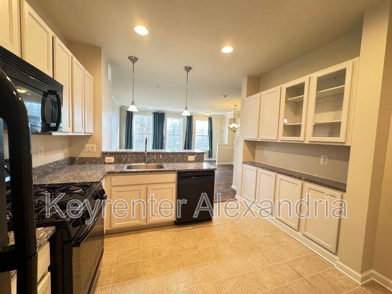 4834 Dane Ridge Cir - Photo 7 of 37