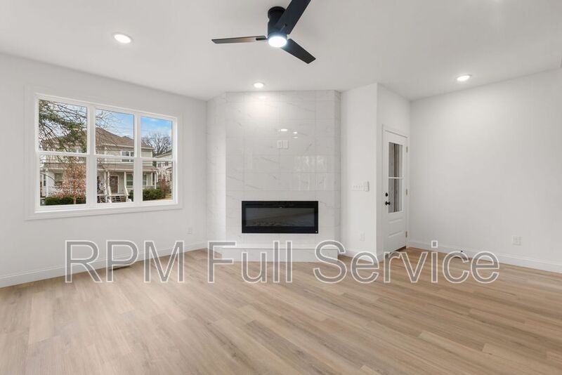 2109B 14th Ave N - Photo 7 of 49