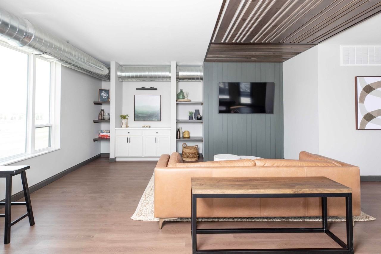 Ivy at SOCO - Photo 2 of 50