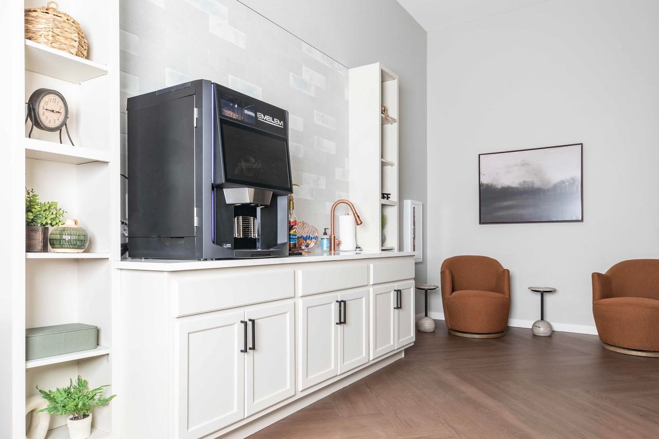 Ivy at SOCO - Photo 4 of 50