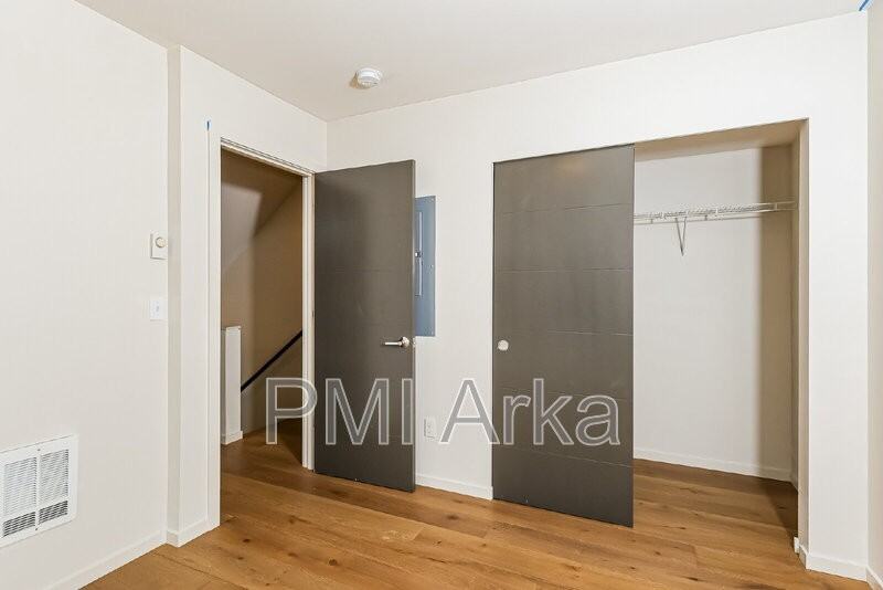 5962 36th Ave S - Photo 4 of 15