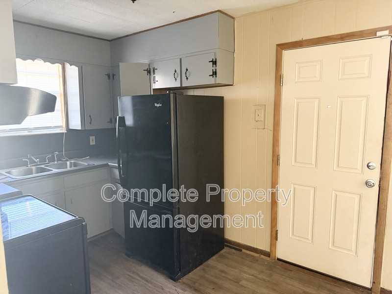 440 Oakmont St - Photo 3 of 10