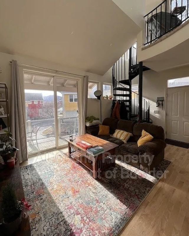 4758 18th St - Photo 5 of 8