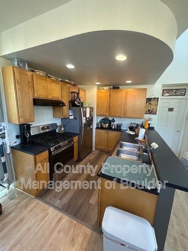 4758 18th St - Photo 7 of 8