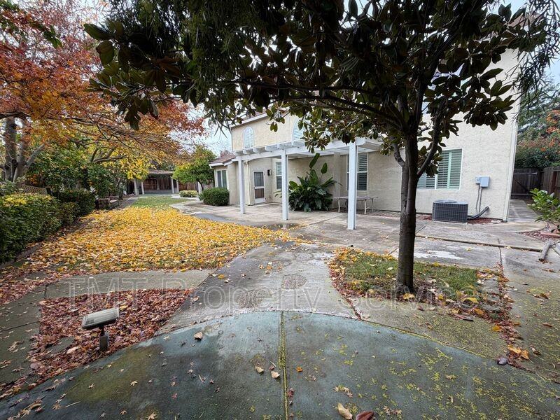 70 Jade Tree Cir - Photo 3 of 4