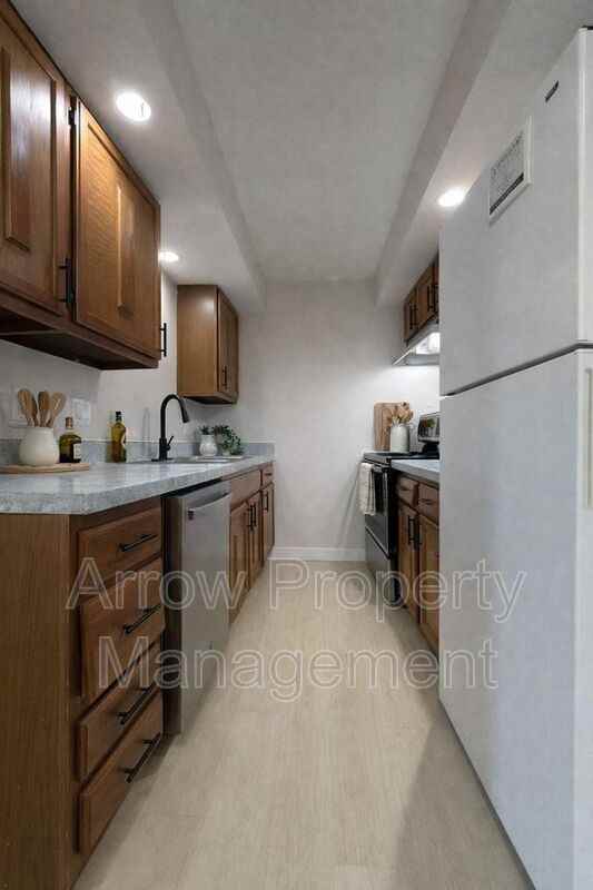 3331 Holdrege St #6 - Photo 2 of 9