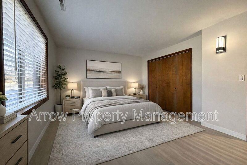 3331 Holdrege St #6 - Photo 5 of 9