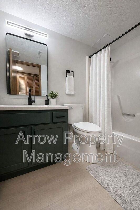 3331 Holdrege St #6 - Photo 6 of 9