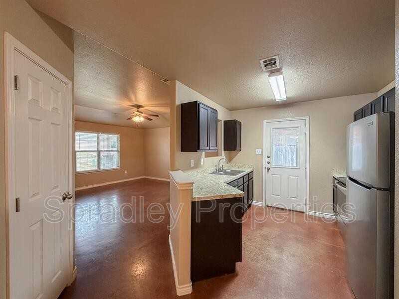 1571 Chance Ct - Photo 4 of 14