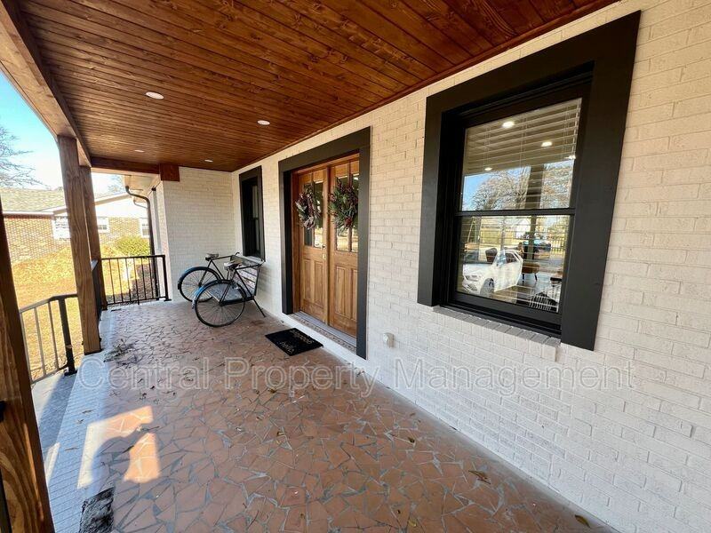 204 Woodfield Ave - Photo 2 of 30