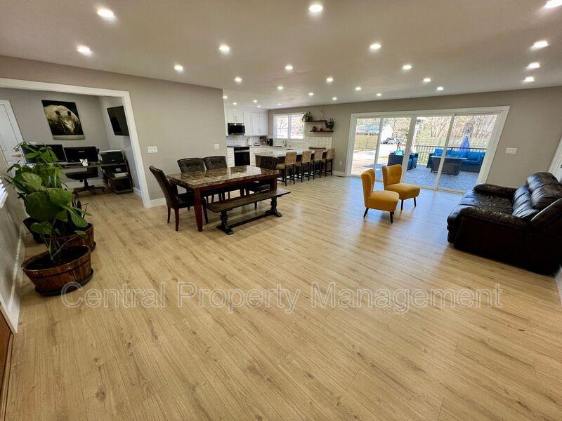 204 Woodfield Ave - Photo 4 of 30