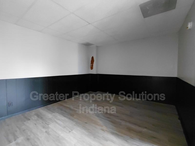 416 E Commercial Ave4 - Photo 2 of 4