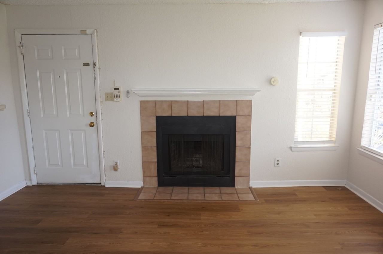 4301 Lizshire Ln #C204 - Photo 5 of 10