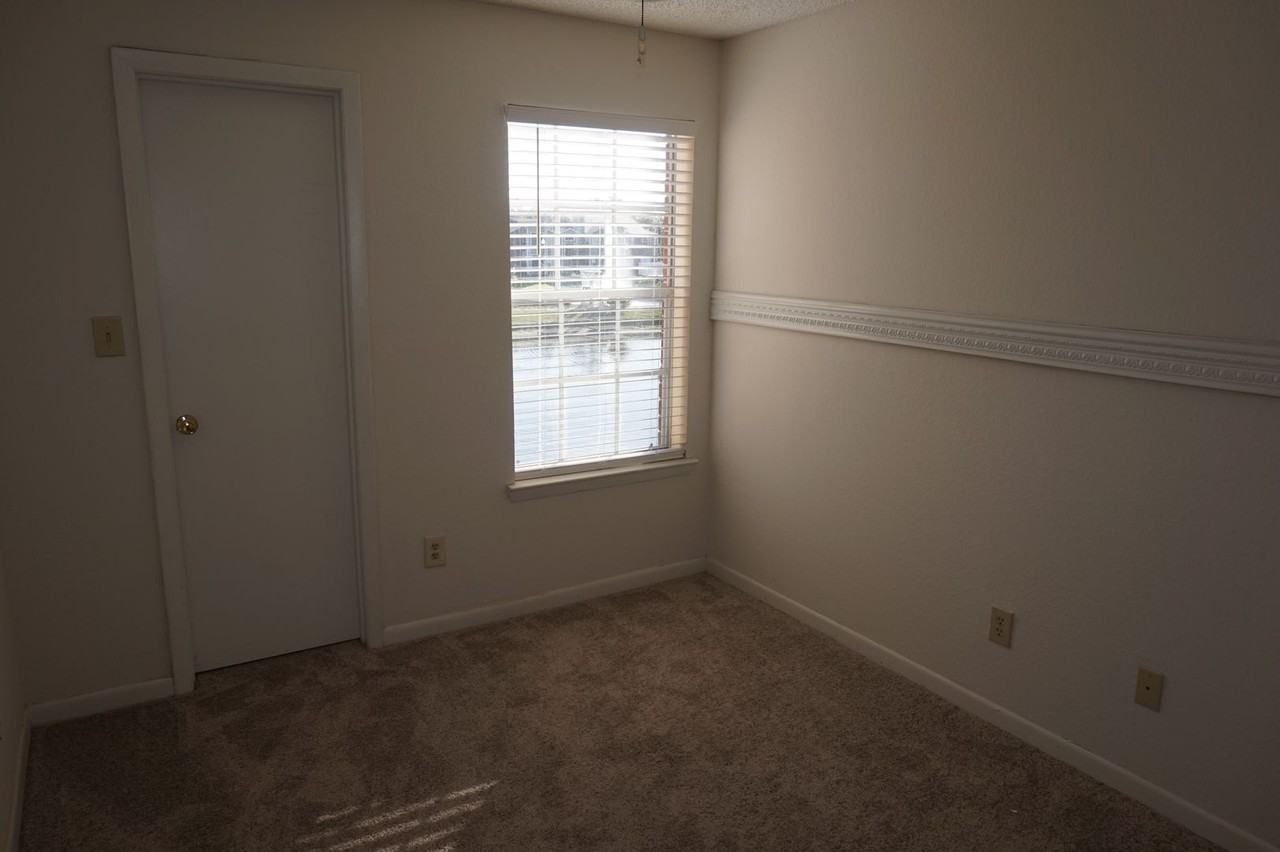 4301 Lizshire Ln #C204 - Photo 7 of 10