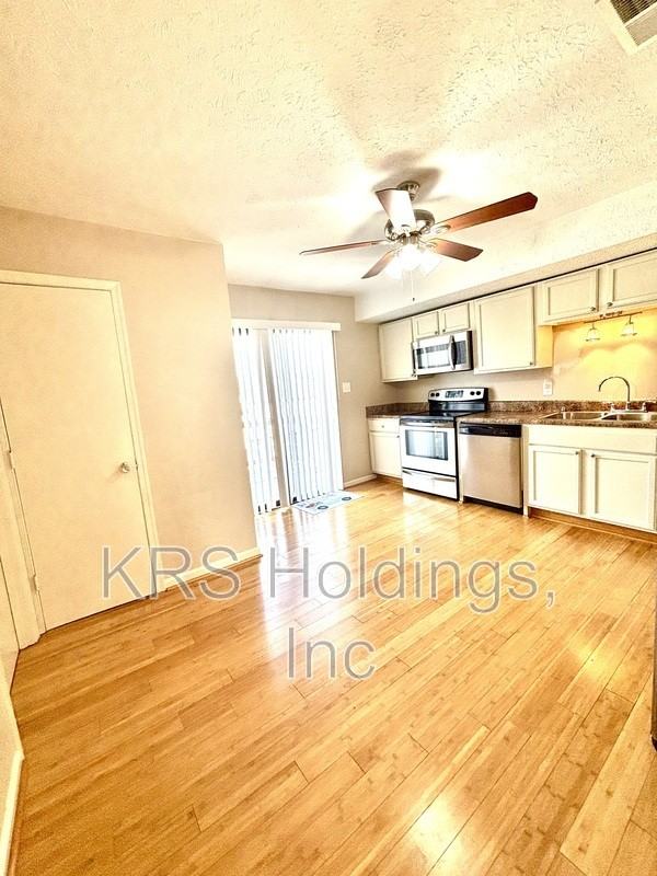 167 Kitty Hawk Sq - Photo 3 of 4