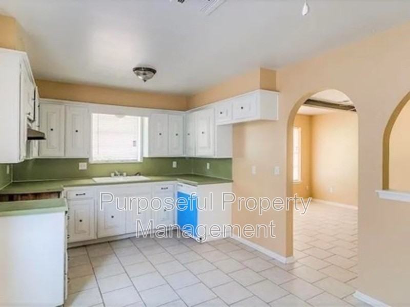 809 Meadowgreen Dr - Photo 7 of 12