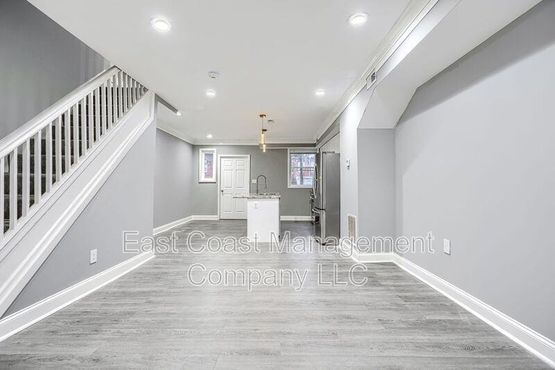 2813 Santa Fe Ave - Photo 2 of 34