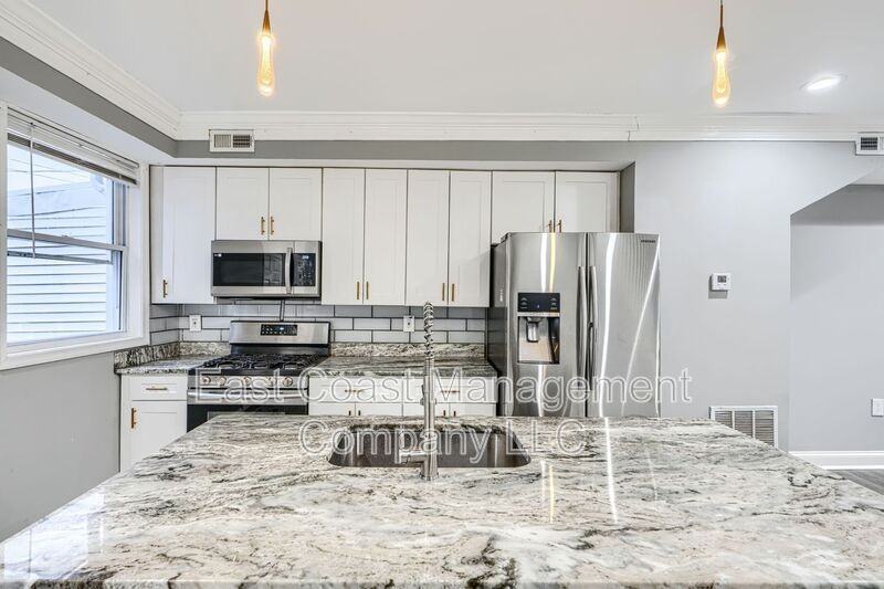 2813 Santa Fe Ave - Photo 7 of 34