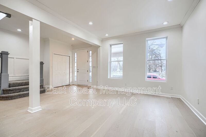 2535 Shirley Ave - Photo 5 of 44