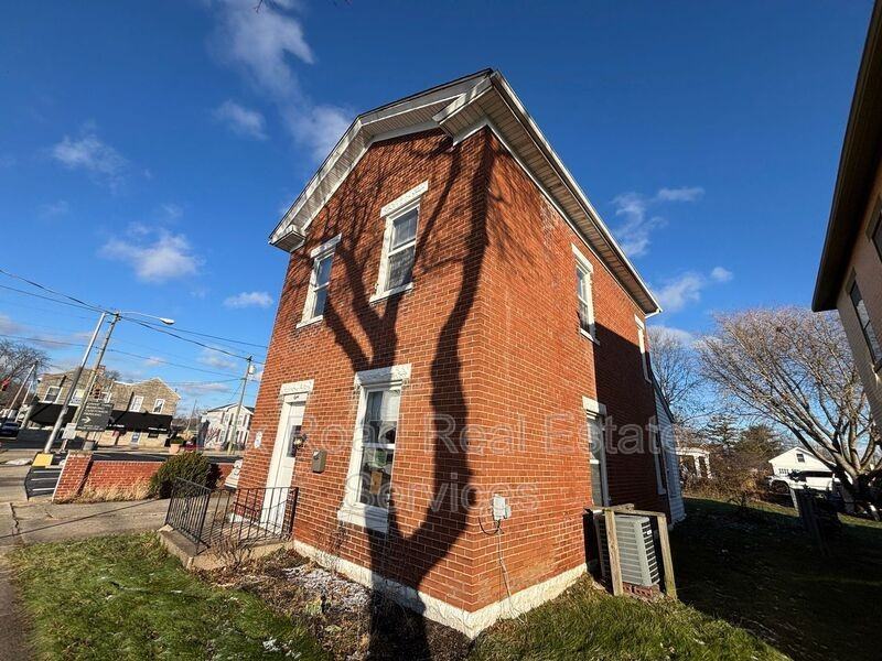 8 S 1st St - Photo 3 of 27