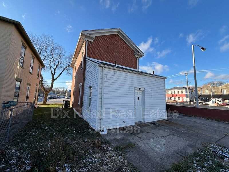 8 S 1st St - Photo 5 of 27