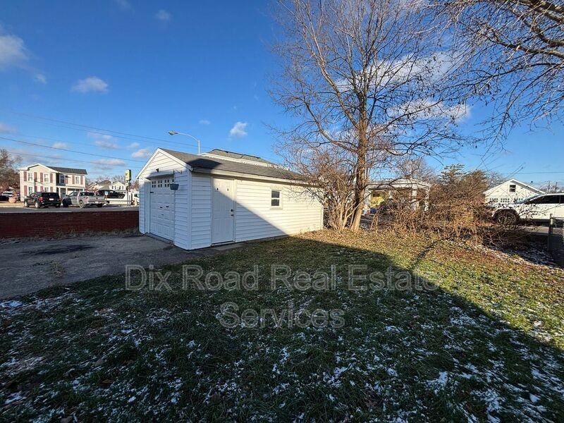 8 S 1st St - Photo 6 of 27