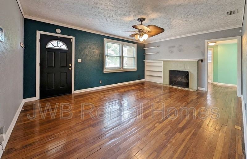 1136 Mckinley Ct - Photo 4 of 10