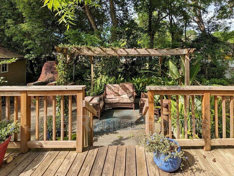 1136 Mckinley Ct - Photo 7 of 10