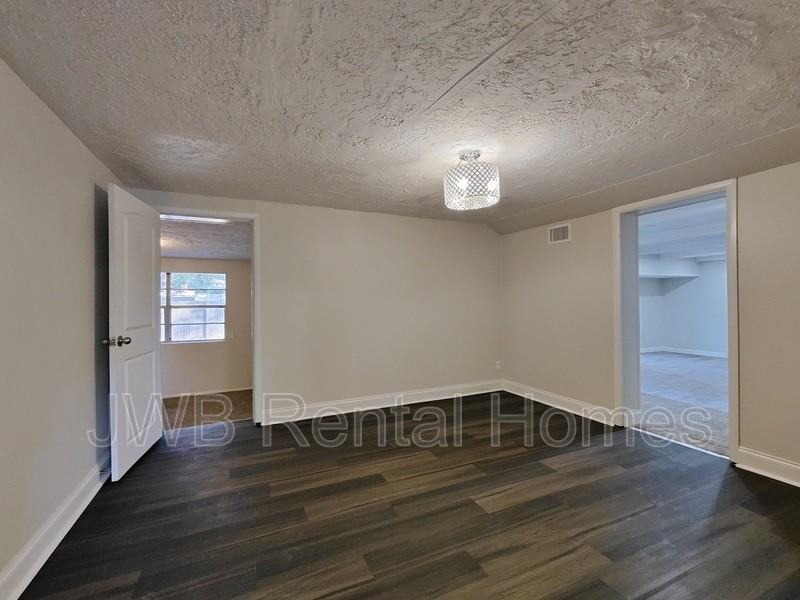 7035 Biddy Ln - Photo 4 of 9