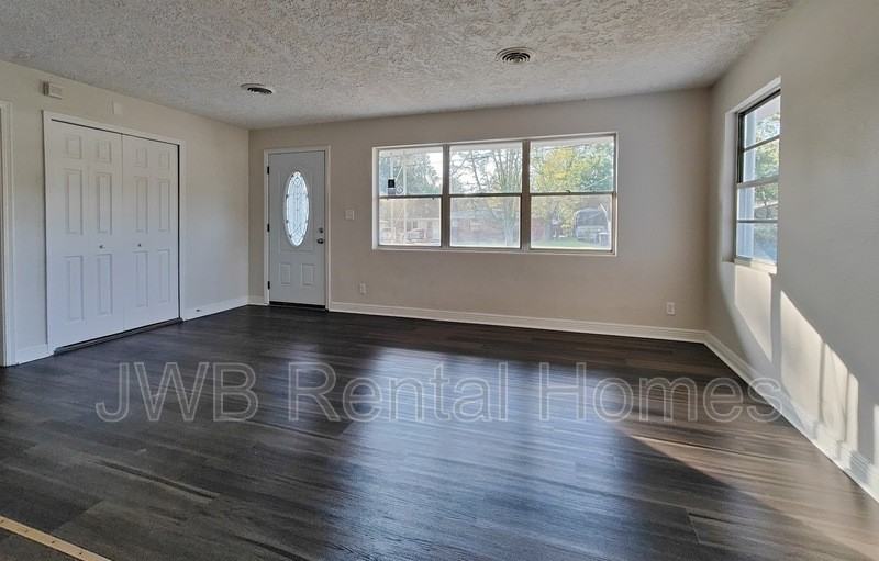 7035 Biddy Ln - Photo 5 of 9