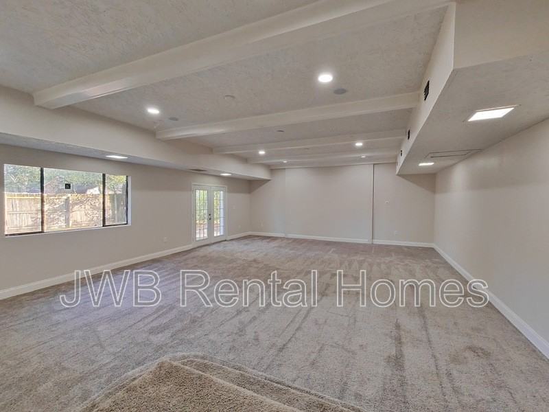 7035 Biddy Ln - Photo 6 of 9