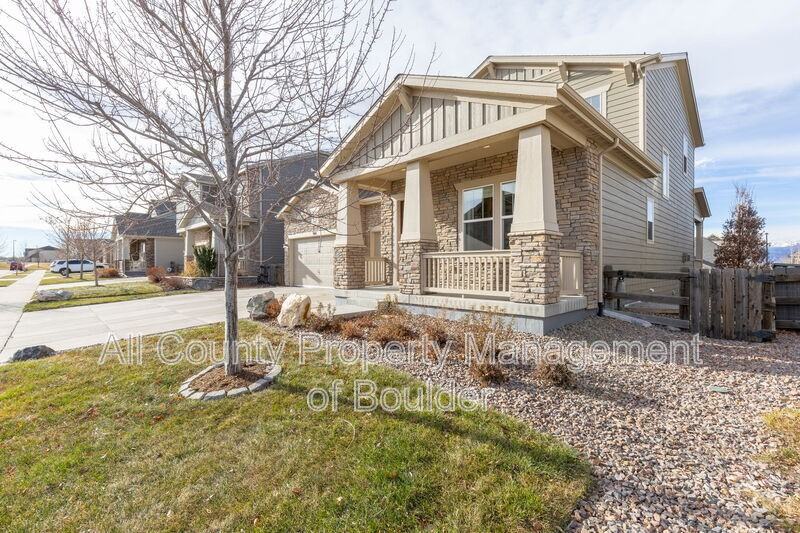 908 Dinosaur Dr - Photo 2 of 41