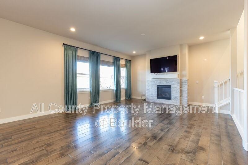 908 Dinosaur Dr - Photo 7 of 41