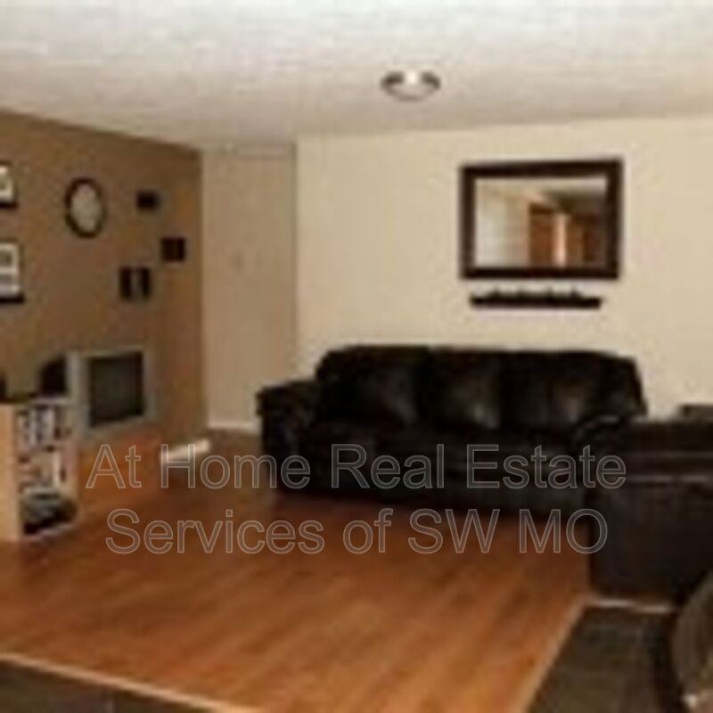 3128 W College St - Photo 3 of 8