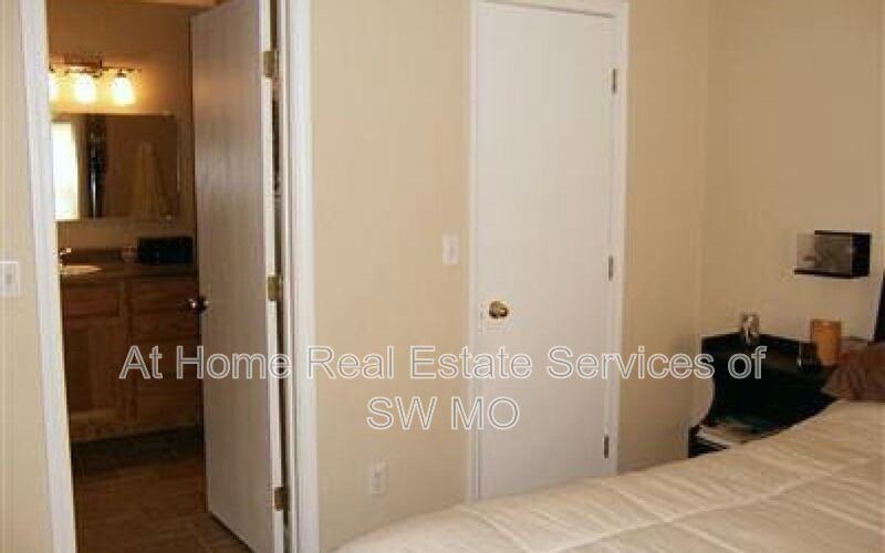 3128 W College St - Photo 7 of 8