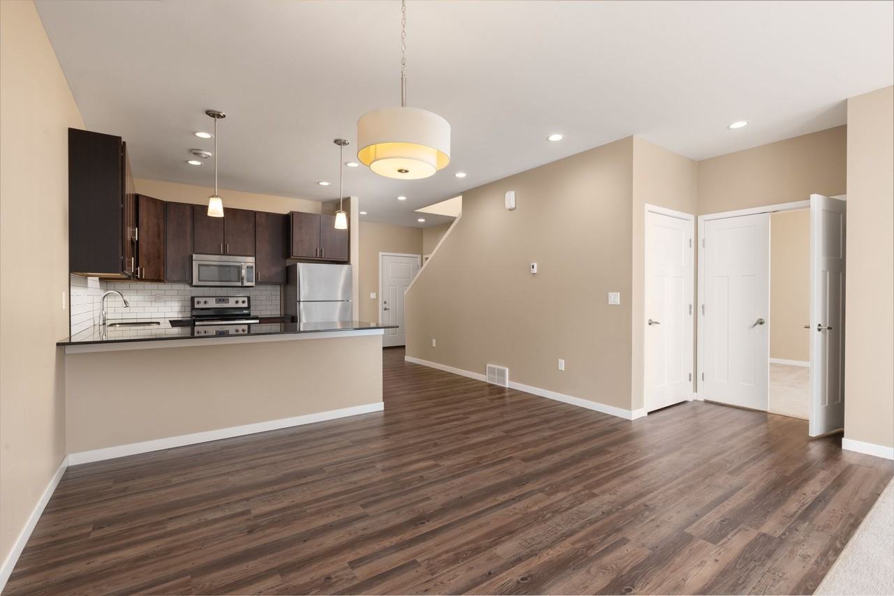 Retreat Townhomes - Photo 6 of 14