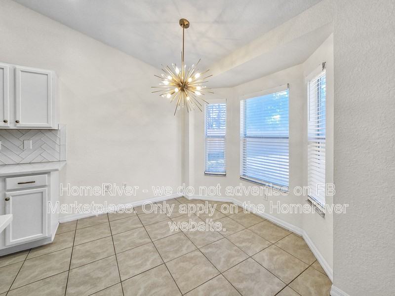 2790 Sw 140th Ave - Photo 5 of 24