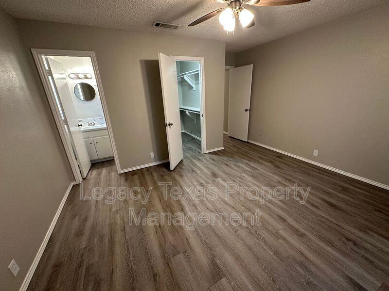 1116 N Nolan River Rd #A - Photo 2 of 14